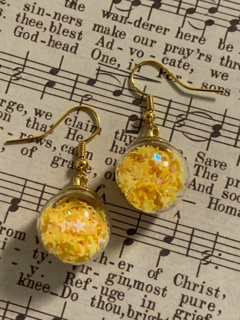 Yellow stars in a ball