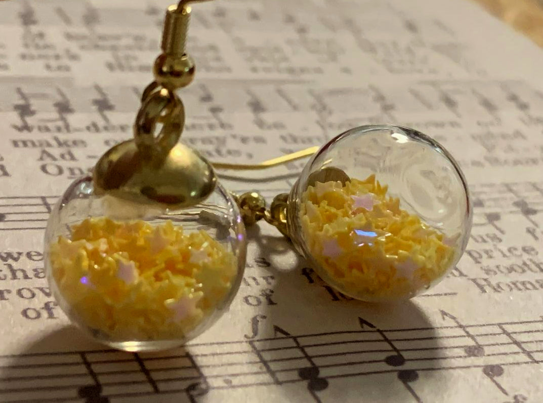 Yellow stars in a ball